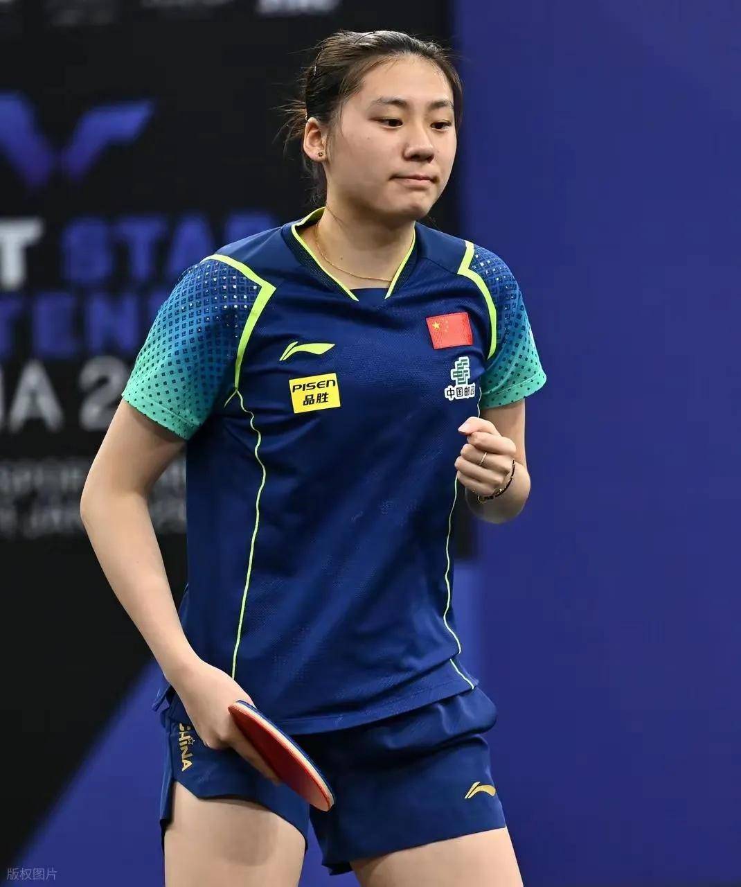 救球队于水 救球队于水