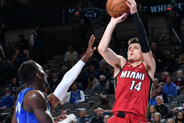 崭露头角 崭露头角