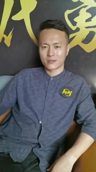 场上扮演更 场上扮演更